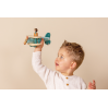 Flyver med træfigur - Trælegetøj (18 mdr. -5 år)