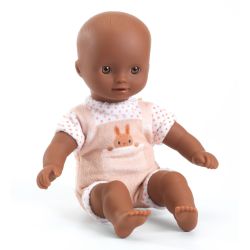 Mørk Charly - Lille babydukke med blød krop - 20 cm