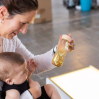 Guld Glitter Move Bottle - Sensorisk legetøj (3 mdr.- 6 år)