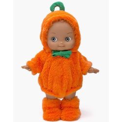 Halloween dukke i Græskar kostume med støvler & sort kat - 27 cm