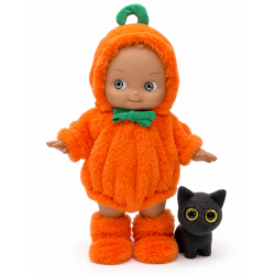 Halloween dukke i Græskar kostume med støvler & sort kat - 27 cm